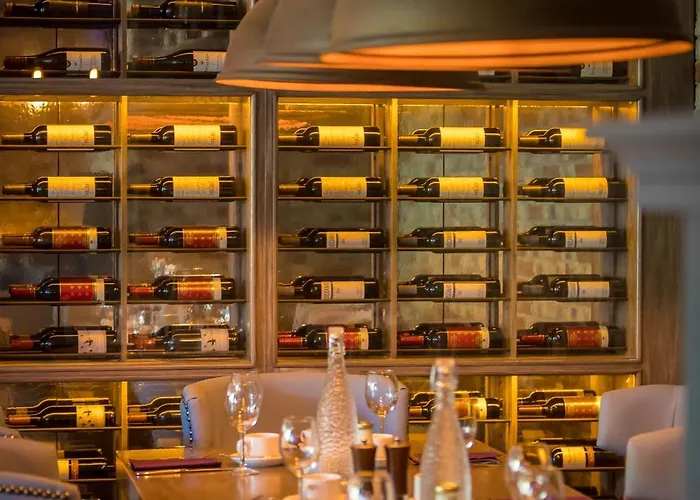 Harbour Отель 4*